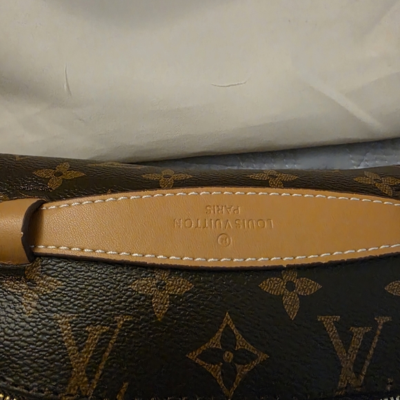 LV Monogram Bum Bag Mirrior As Original One - Picture 2 of 7